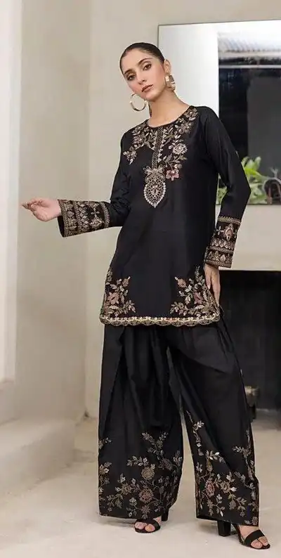 Black Natural Crep Embroidery Work Salwar Suit