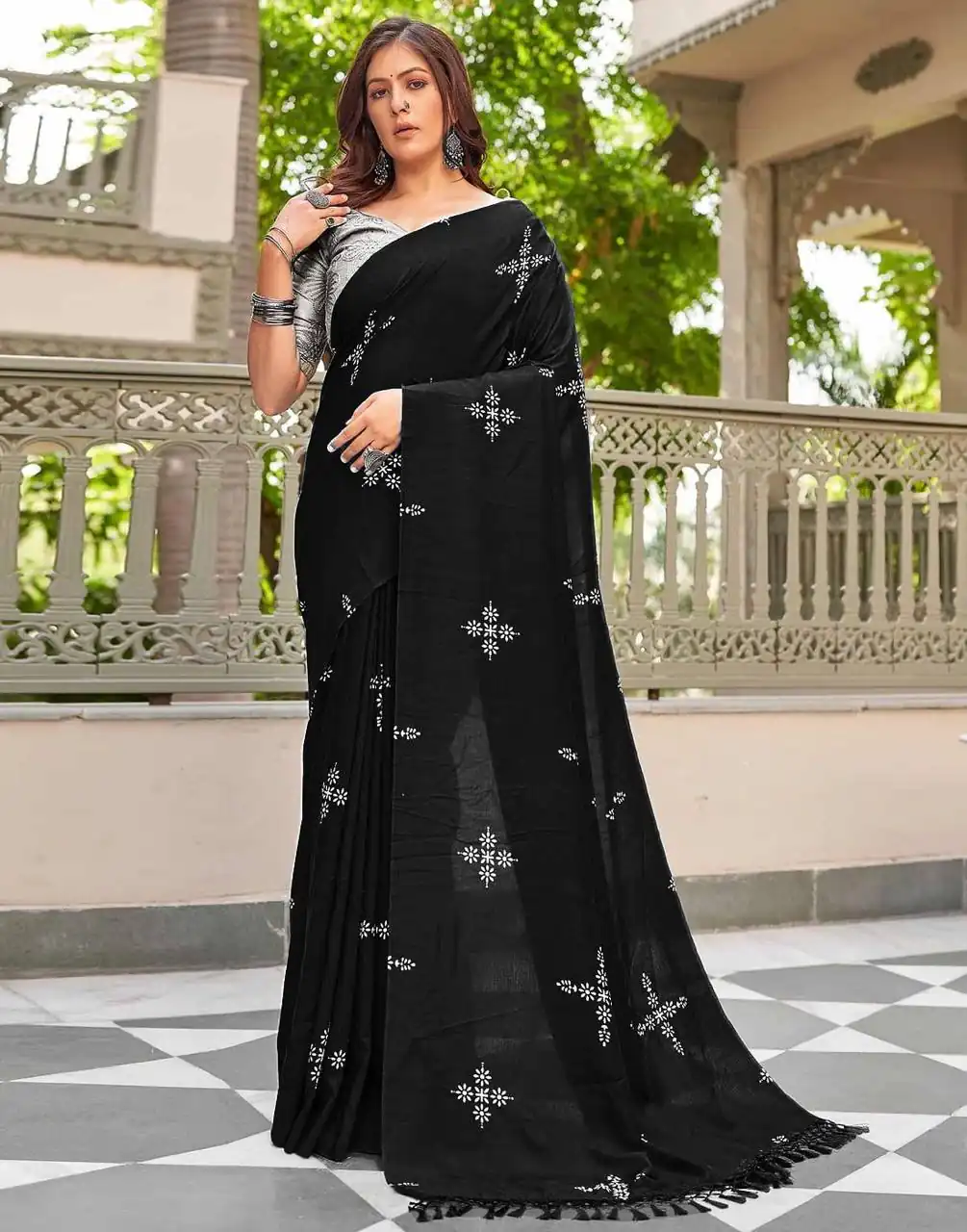 BT 1104 Black Natural silk with Thread Embroidery & Embroidery Work Saree . Now at just ₹1549. Delivery 4-6 Working Days. Shop now. | Sarees, Bollywood Sarees, Creative Sarees, Designer Sarees, Embroidered Sarees, Ethnic Saree, Modern Digital sarees, Party Wear Sarees