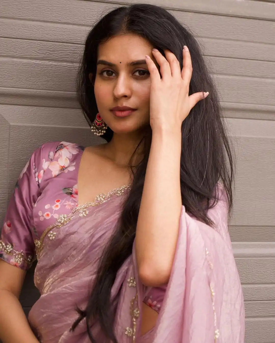 AC Gold Crush Lavender Gold Crush with Lace Border & Lace Work Saree . Festive Deal ₹2599. Delivery 4-6 Working Days. Shop now. | Sarees, Bollywood Sarees, Creative Sarees, Designer Sarees, Embroidered Sarees, Ethnic Saree, Modern Digital sarees, Party Wear Sarees