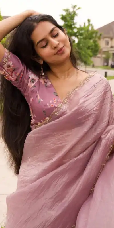 AC Gold Crush Lavender Gold Crush with Lace Border & Lace Work Saree . Festive Deal ₹2599. Delivery 4-6 Working Days. Shop now. | Sarees, Bollywood Sarees, Creative Sarees, Designer Sarees, Embroidered Sarees, Ethnic Saree, Modern Digital sarees, Party Wear Sarees