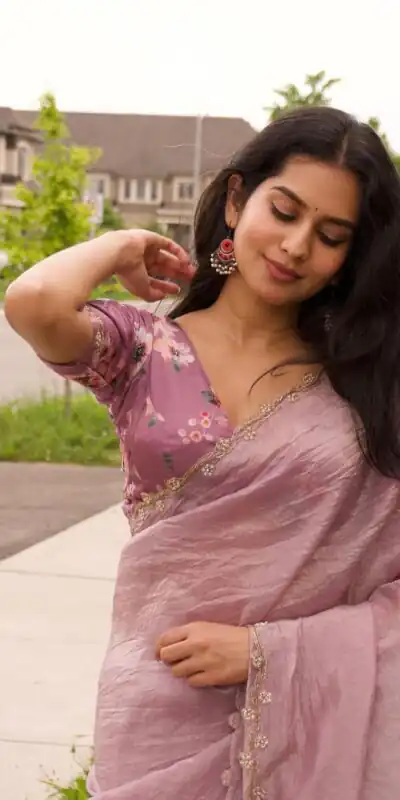 AC Gold Crush Lavender Gold Crush with Lace Border & Lace Work Saree . Festive Deal ₹2599. Delivery 4-6 Working Days. Shop now. | Sarees, Bollywood Sarees, Creative Sarees, Designer Sarees, Embroidered Sarees, Ethnic Saree, Modern Digital sarees, Party Wear Sarees