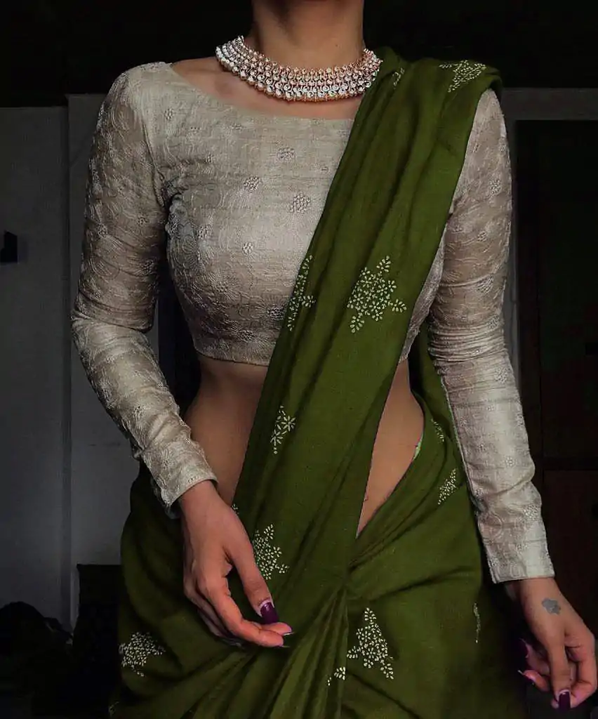 BT 1104 Mehendi Natural silk with Thread Embroidery & Embroidery Work Saree . Now at just ₹1549. Delivery 4-6 Working Days. Shop now. | Sarees, Bollywood Sarees, Creative Sarees, Designer Sarees, Embroidered Sarees, Ethnic Saree, Modern Digital sarees, Party Wear Sarees