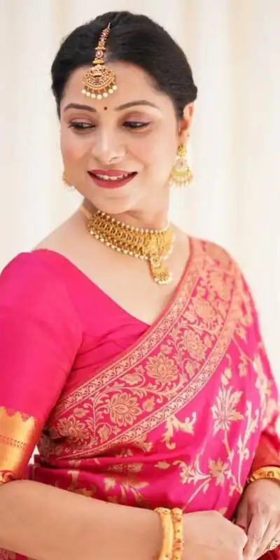 KP 4077 Pink Soft Lichi Silk Saree Perfect for Wedding, Party, Baisakhi, Temple Visit, Anniversary . Best Price ₹1349. Delivery 4-6 Working Days. | Sarees, Bollywood Sarees, Creative Sarees, Designer Sarees, Embroidered Sarees, Ethnic Saree, Modern Digital sarees, Party Wear Sarees
