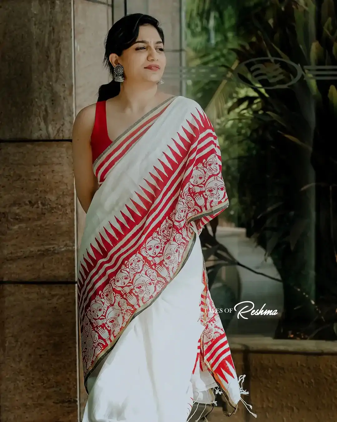 BT 433 Red Soft Cotton with Lace Work & Digital Print Saree . Exclusive Offer ₹1449. Delivery 4-6 Working Days. Shop now. | Sarees, Bollywood Sarees, Creative Sarees, Designer Sarees, Embroidered Sarees, Ethnic Saree, Modern Digital sarees, Party Wear Sarees