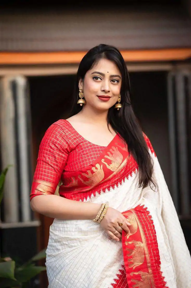 KP 5078 Red Color Soft Lichi Silk with Lace Work & Lace Border. Saree Best Price ₹1449. Delivery 4-6 Working Days. Shop now. | Sarees, Bollywood Sarees, Creative Sarees, Designer Sarees, Embroidered Sarees, Ethnic Saree, Modern Digital sarees, Party Wear Sarees