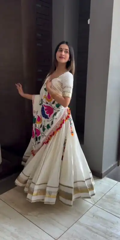 LG 653 White Cotton Lehenga Choli Perfect for Wedding, Party, Diwali, Lohri, Anniversary . Now at just ₹2399. Delivery 4-6 Working Days. Shop now. | Lehenga, Bollywood Lehenga, Creative Lehenga, Designer Lehenga, Embroidered Lehenga, Party Wear Lehenga