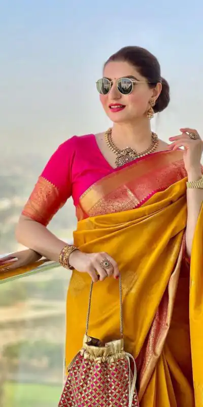 SC 239 Pink Georgette With Lace Work & Lace Border Saree . Wedding, Party, Festive, Events, Exclusive Offer ₹1599. Delivery 4-6 Working Days. Shop now. | Sarees, Bollywood Sarees, Creative Sarees, Designer Sarees, Embroidered Sarees, Ethnic Saree, Modern Digital sarees, Party Wear Sarees