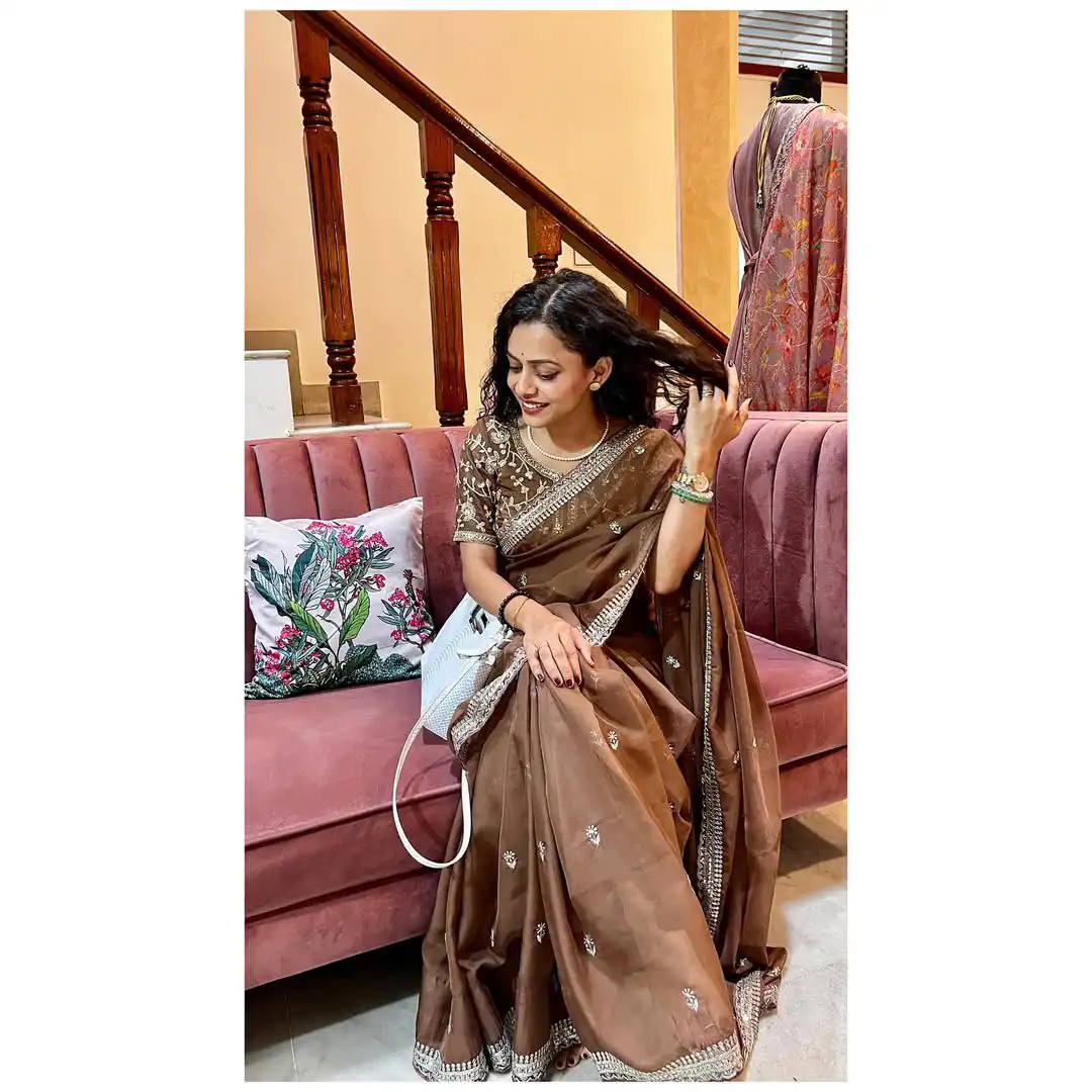 AC MAGIC CIRCLE Brown Soft Organza Saree Perfect for Wedding, Party, Haldi, Festival Celebrations, Diwali – . Grab it for ₹2099. Delivery 4-6 Working Days | Sarees, Bollywood Sarees, Creative Sarees, Designer Sarees, Embroidered Sarees, Ethnic Saree, Modern Digital sarees, Party Wear Sarees