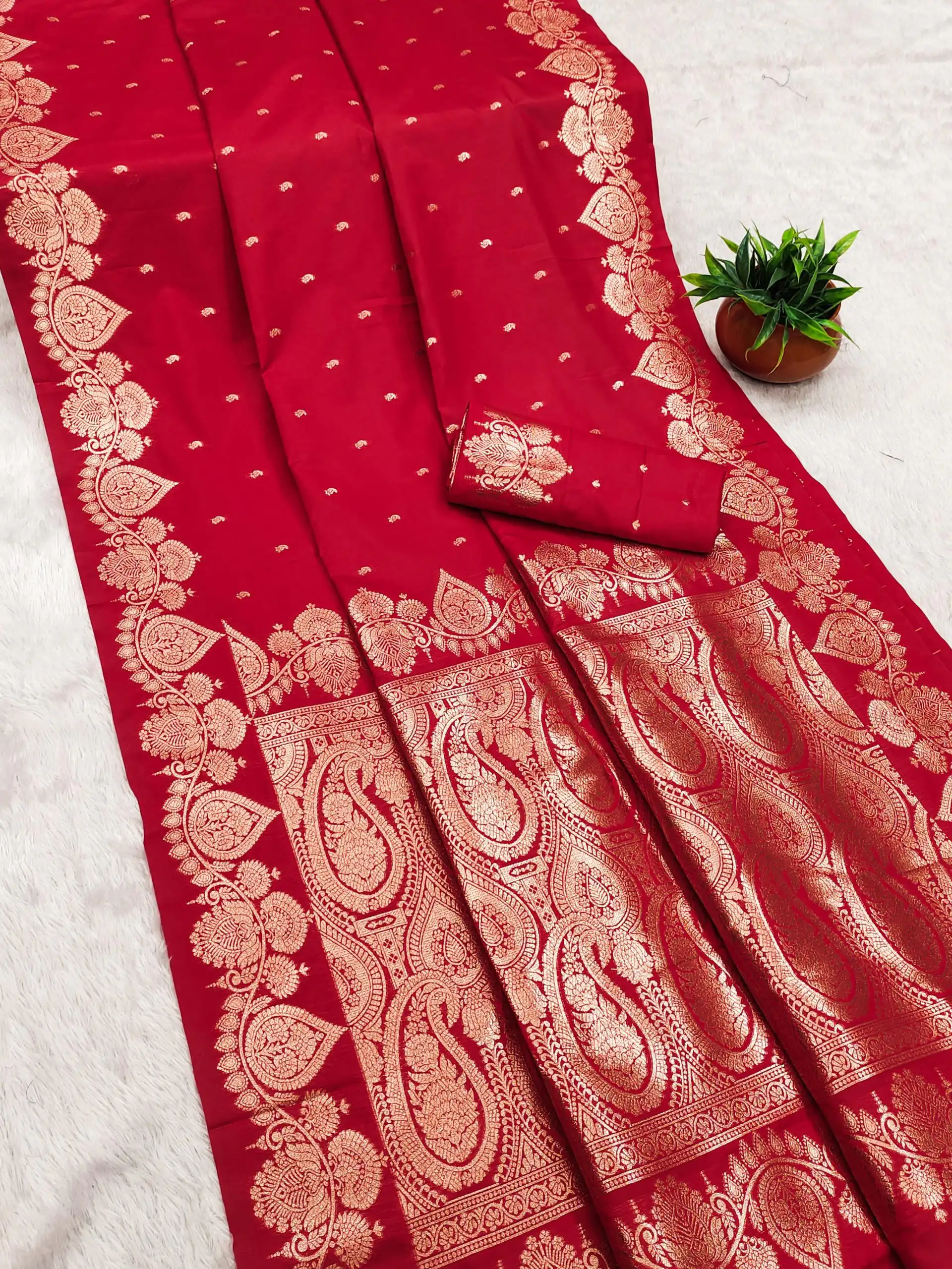 MB 142 Red Color Banarasi Silk with Zari Work & Lace Work Saree . Affordable Price ₹1899. Delivery 4-6 Working Days. Shop now. | Sarees, Bollywood Sarees, Creative Sarees, Designer Sarees, Embroidered Sarees, Ethnic Saree, Modern Digital sarees, Party Wear Sarees