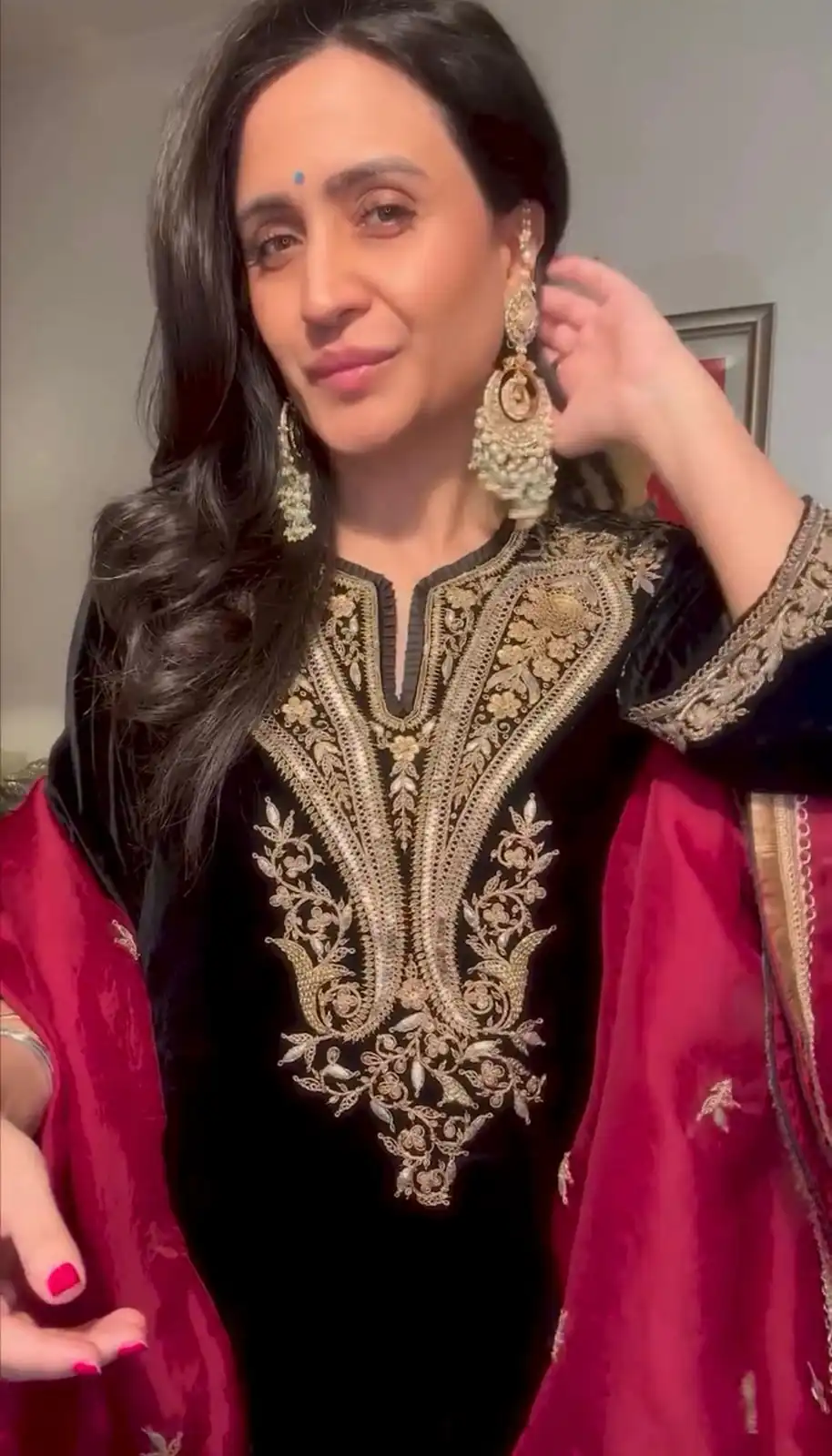 SRK 5216 Black in Viscose Velvet Embroidery Work & Lace Work Salwar Suit . Special Price ₹1899. Delivery 4-6 Working Days. Shop now. | Lehenga, Bollywood Lehenga, Creative Lehenga, Designer Lehenga, Embroidered Lehenga, Party Wear Lehenga