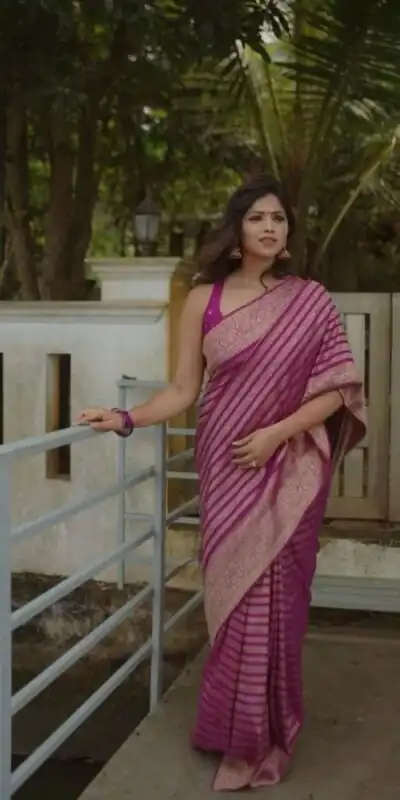 Light Purple Lichi Silk Lace Border Work Saree