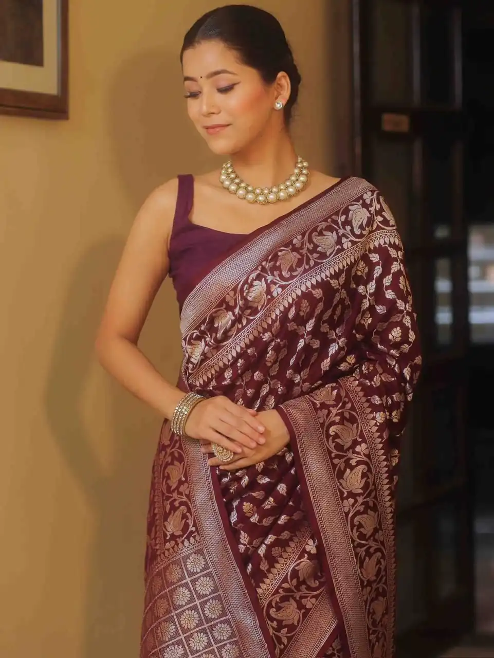 Maroon Lichi Silk Jacquard Border Work Saree - Image 4