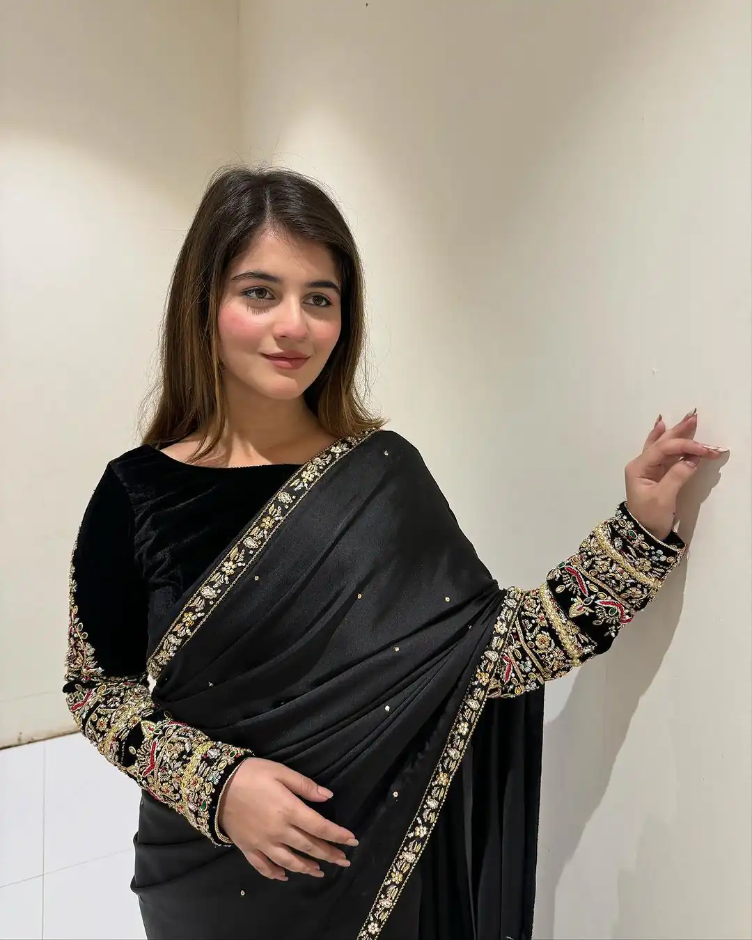 ST 403 Black in 9000 Velvet Embroidery Work & Lace Work Saree . Introductory Price ₹1999. Delivery 4-6 Working Days. Shop now. | Sarees, Bollywood Sarees, Creative Sarees, Designer Sarees, Embroidered Sarees, Ethnic Saree, Modern Digital sarees, Party Wear Sarees
