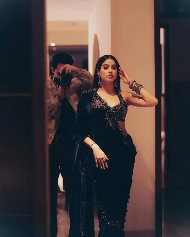 ST 491 Blue Pure 9000 Velvet Saree with Lace Work & Embroidery Work. Affordable Price ₹1999. Delivery 4-6 Working Days. Shop now. | Sarees, Bollywood Sarees, Creative Sarees, Designer Sarees, Embroidered Sarees, Ethnic Saree, Modern Digital sarees, Party Wear Sarees