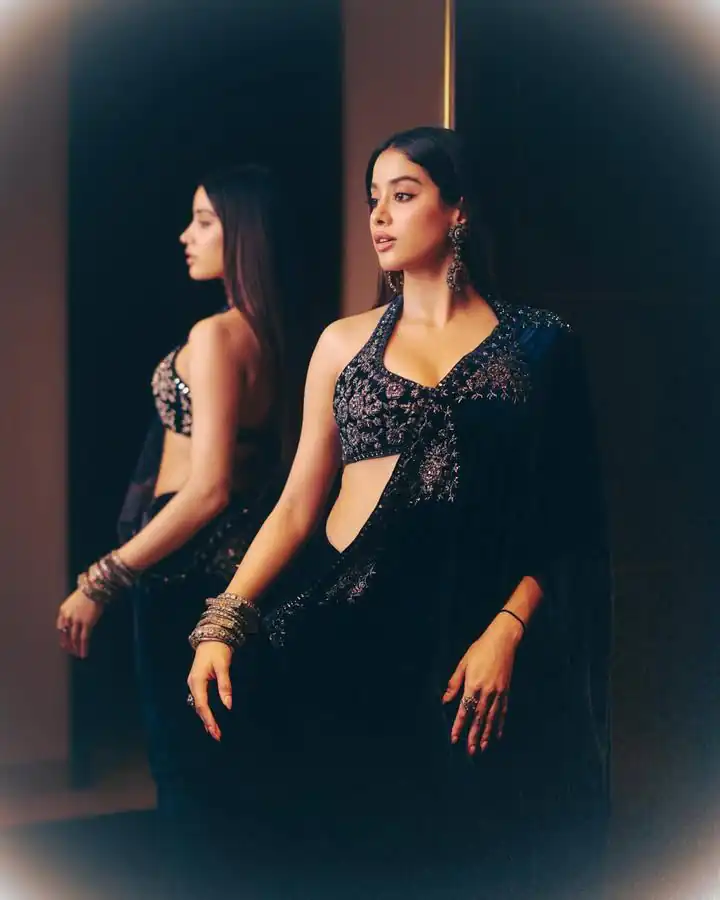 ST 491 Blue Pure 9000 Velvet Saree with Lace Work & Embroidery Work. Affordable Price ₹1999. Delivery 4-6 Working Days. Shop now. | Sarees, Bollywood Sarees, Creative Sarees, Designer Sarees, Embroidered Sarees, Ethnic Saree, Modern Digital sarees, Party Wear Sarees