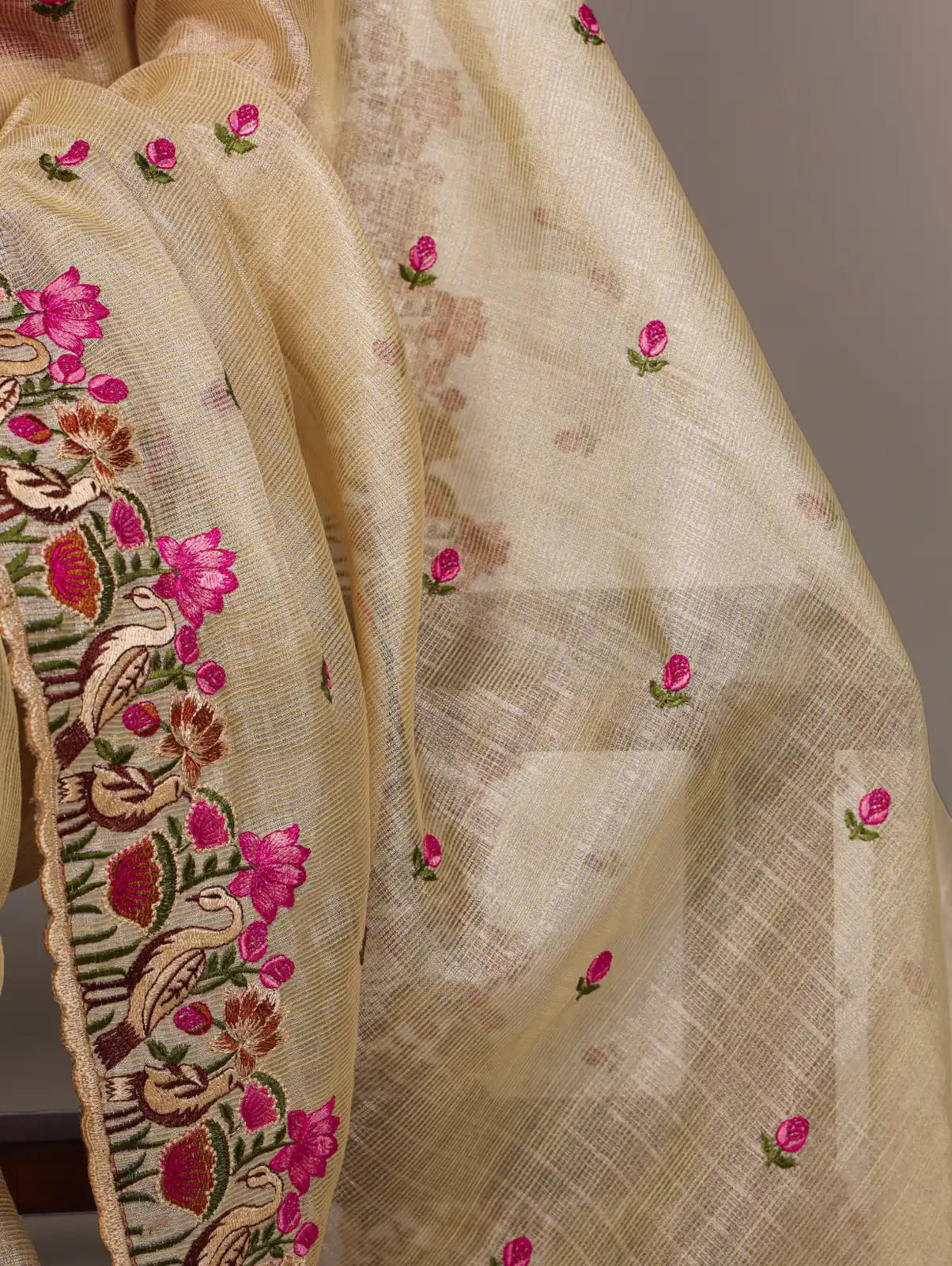 YNF 7400 Gold Zari Kota Tissue Saree Perfect for Wedding, Party, Mehendi, Housewarming, Haldi – . Special Price ₹3299. Delivery 4-6 Working Days. | Sarees, Bollywood Sarees, Creative Sarees, Designer Sarees, Embroidered Sarees, Ethnic Saree, Modern Digital sarees, Party Wear Sarees