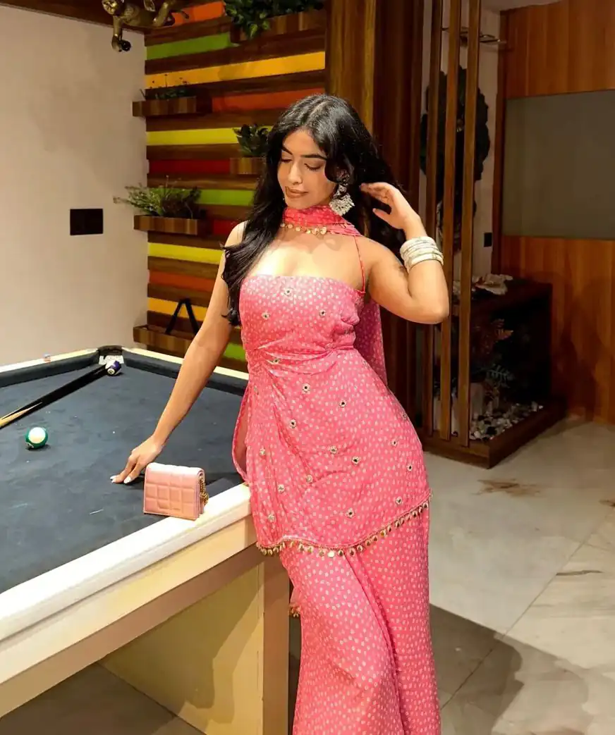 BD 1803 Peach Faux Georgette Salwar Suit with Sequins Work & Mirror Work. Exclusive Offer ₹1999. Delivery 4-6 Working Days. Shop now. | Jump Suits, Tops & Bottoms, Track Suits, Trendy Wear, Salwar suit, Designer Suits, Casual Suits, Creative suits, Palazzo Suits, Party Wear Suits, Patiala Suits, Straight Suits