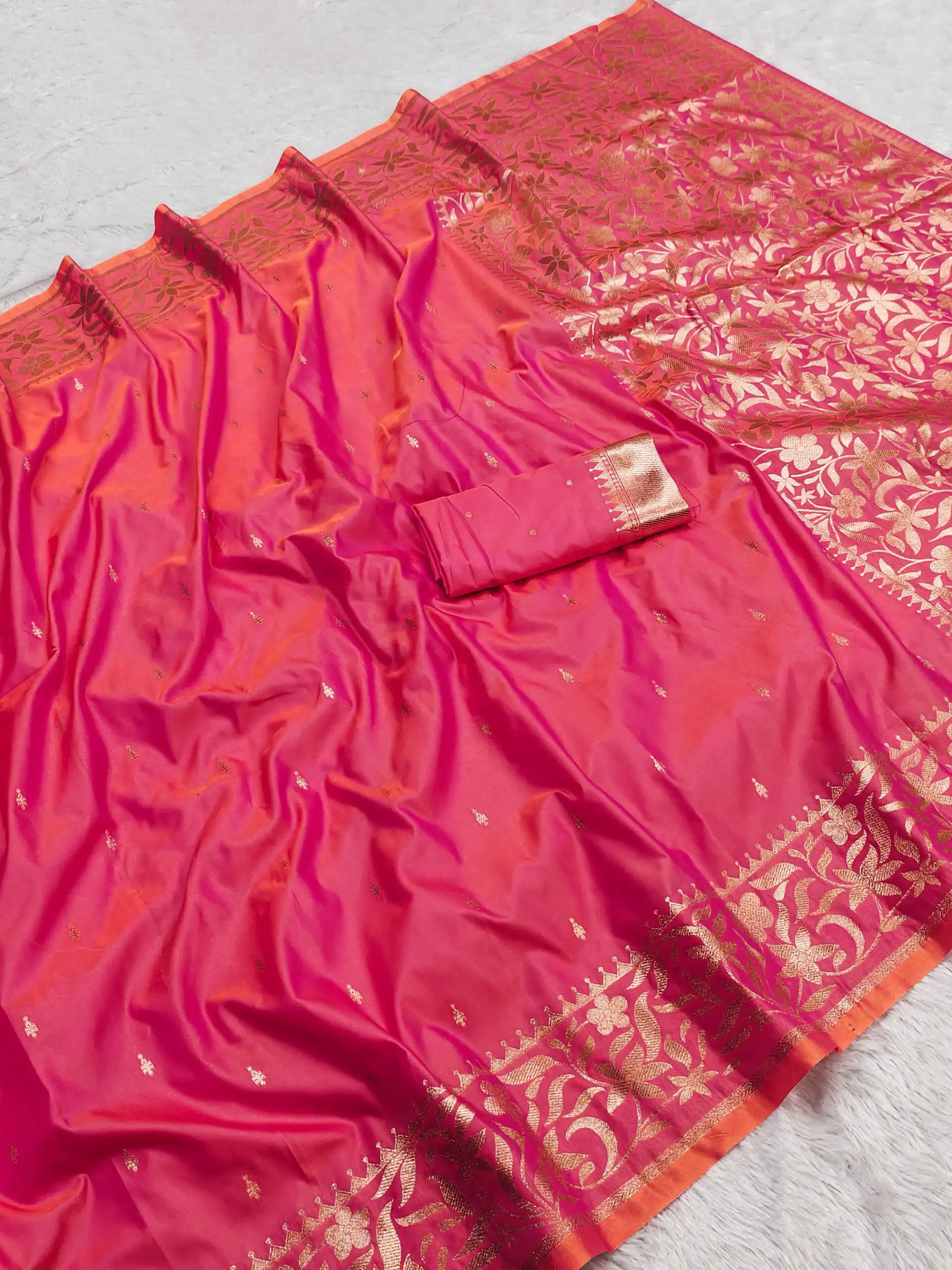 MB 197 Pink Color Banarasi Silk Saree with Zari Work & Lace Work. Exclusive Offer ₹1899. Delivery 4-6 Working Days. Shop now. | Sarees, Bollywood Sarees, Creative Sarees, Designer Sarees, Embroidered Sarees, Ethnic Saree, Modern Digital sarees, Party Wear Sarees