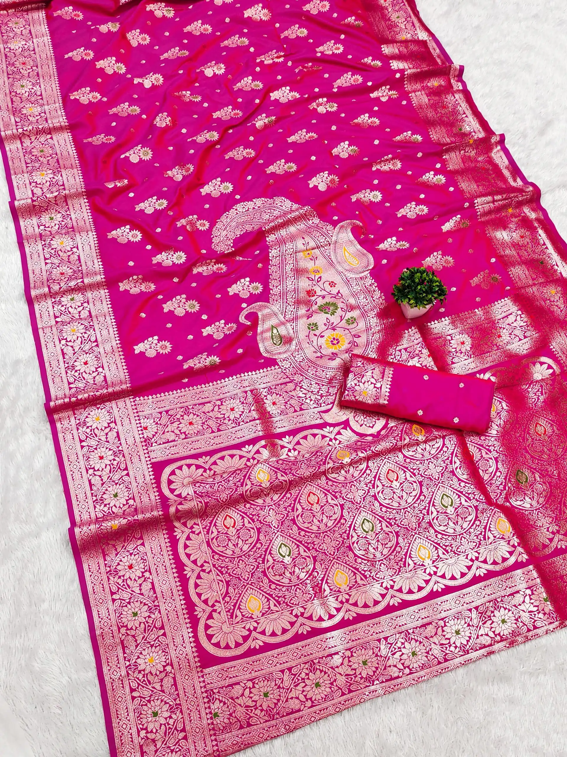 MB 3279 Pink Soft Banarasi Silk Saree with Lace Work & Zari Work. Festive Deal ₹1899. Delivery 4-6 Working Days. Shop now. | Sarees, Bollywood Sarees, Creative Sarees, Designer Sarees, Embroidered Sarees, Ethnic Saree, Modern Digital sarees, Party Wear Sarees