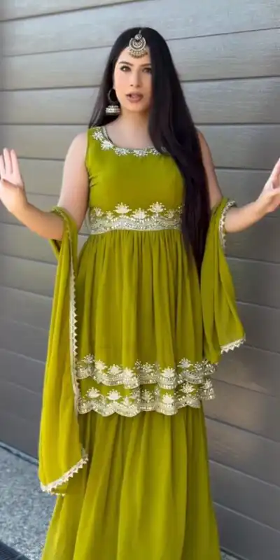 Mahendi Faux Georgette Lace Work Salwar Suit