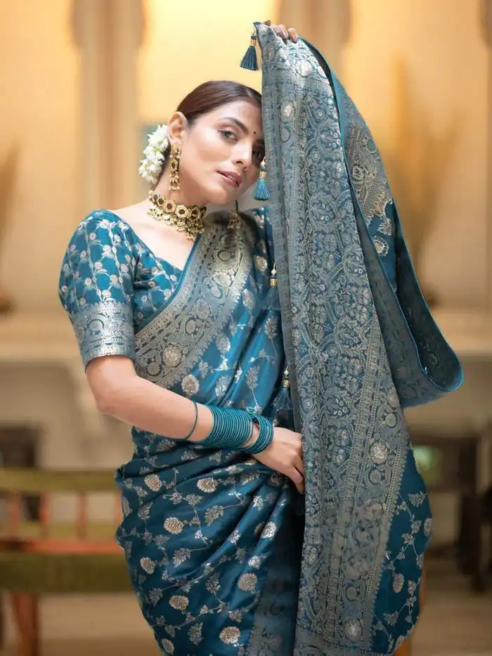 Blue Soft Lichi Silk With Jacquard Work Saree - Image 2