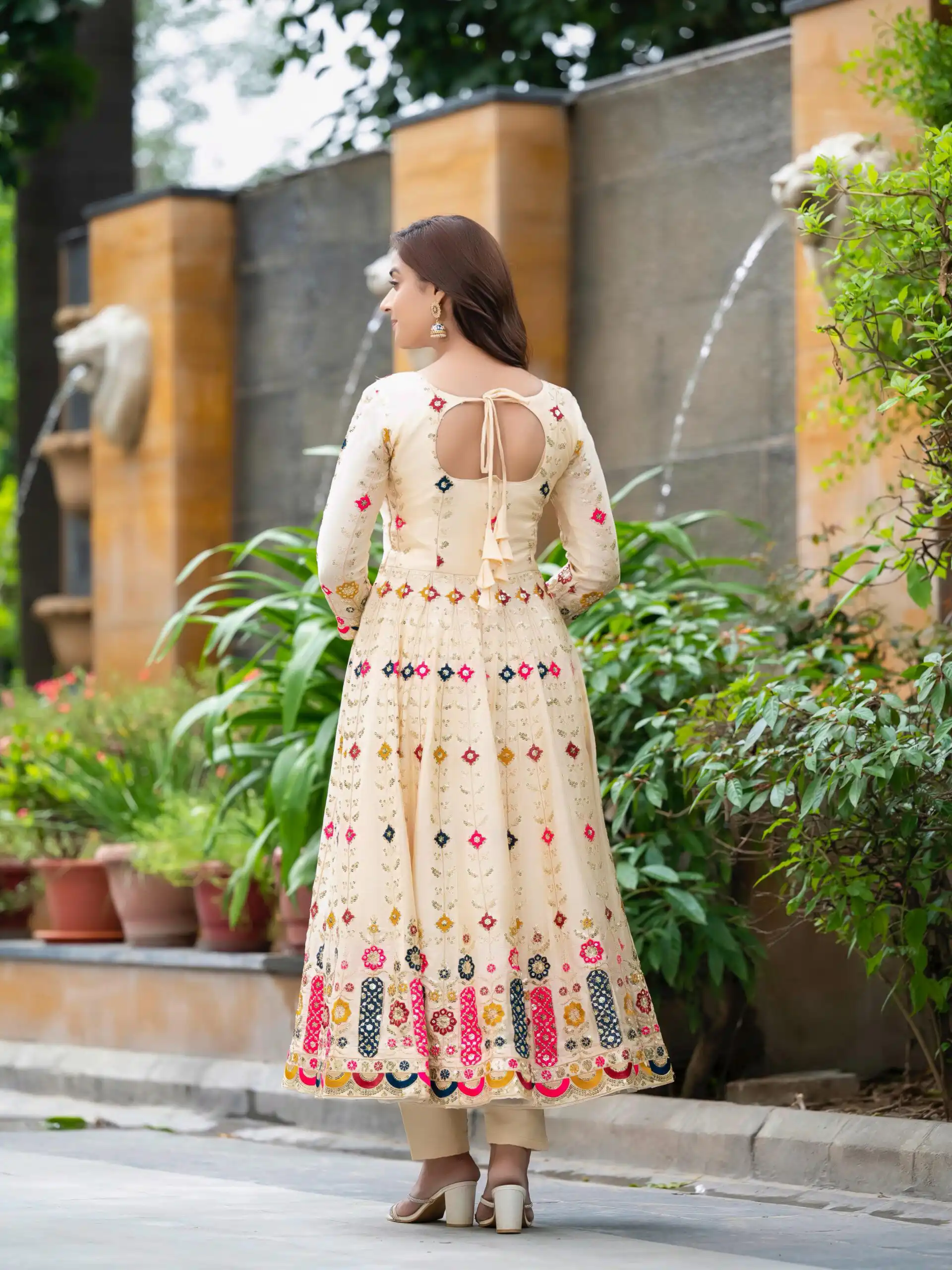 Cream Chinon Silk Cut Work Embroidery Anarkali Suit - Image 6