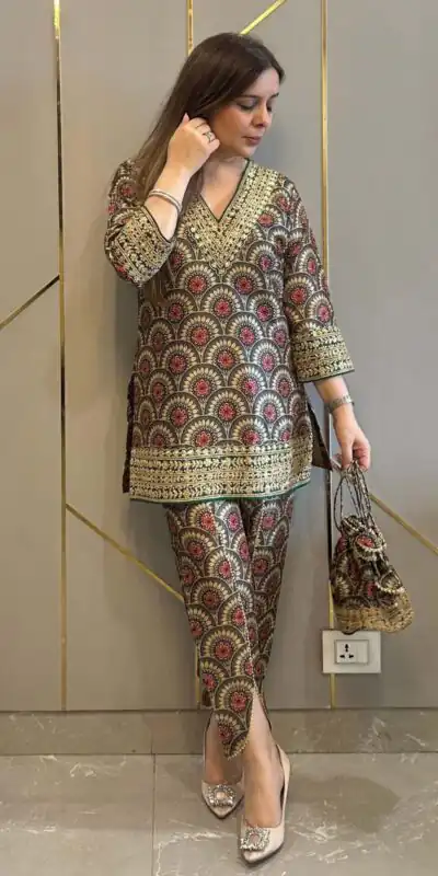 Brown Mul Cotton Lace Embroidery Work Salwar Suit