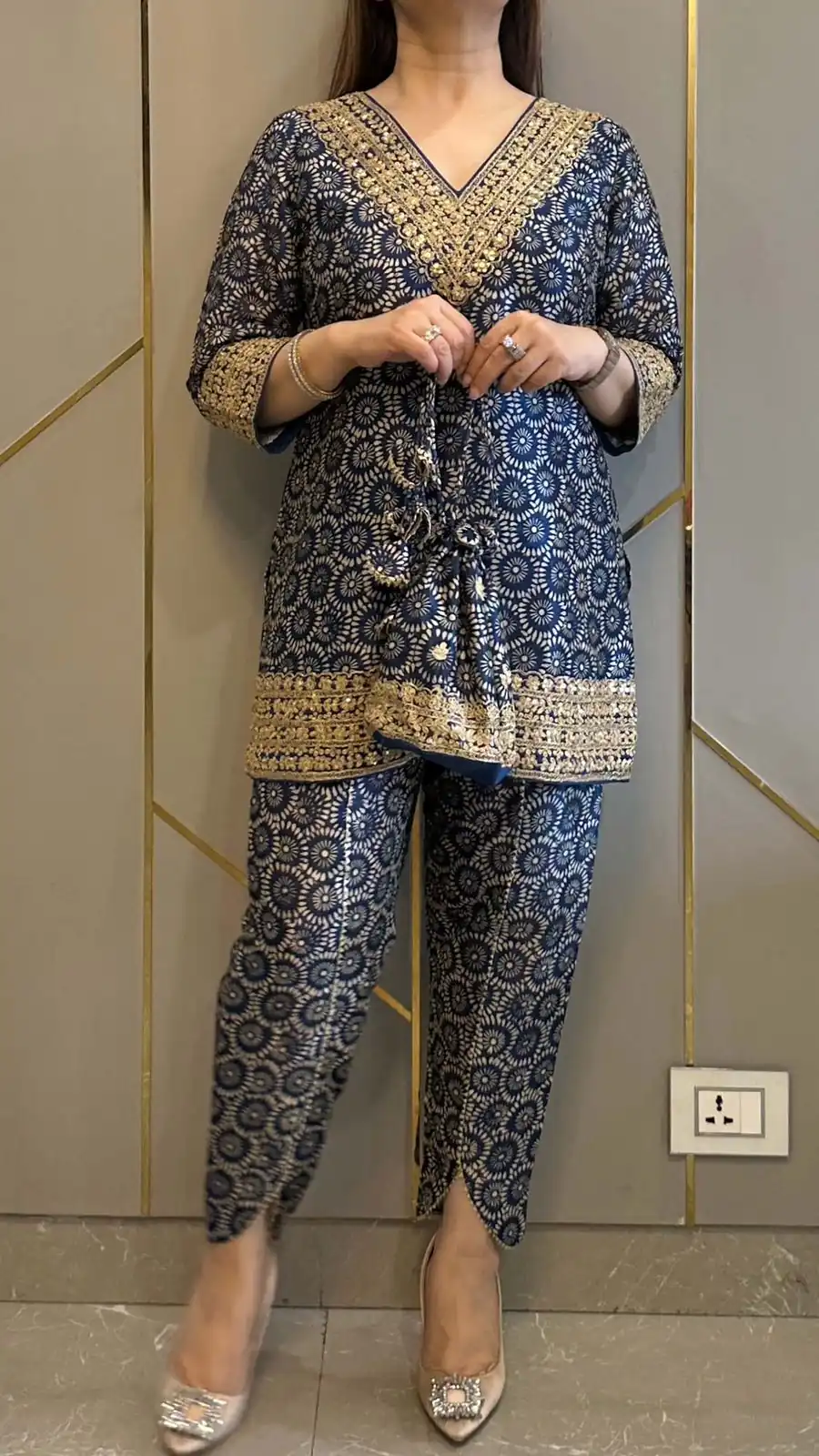 Navy Blue Mul Cotton Lace Embroidery Work Salwar Suit - Image 4