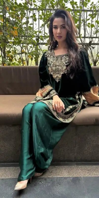 RTC 5948 Green Viscose velvet Salwar Suit Perfect for Wedding, Party, Ganesh Chaturthi, Mehendi, Traditional Day – Best Price ₹2049. Delivery 4-6 Wor | Jump Suits, Salwar suit, Designer Suits, Casual Suits, Creative suits, Palazzo Suits, Party Wear Suits, Patiala Suits, Straight Suits