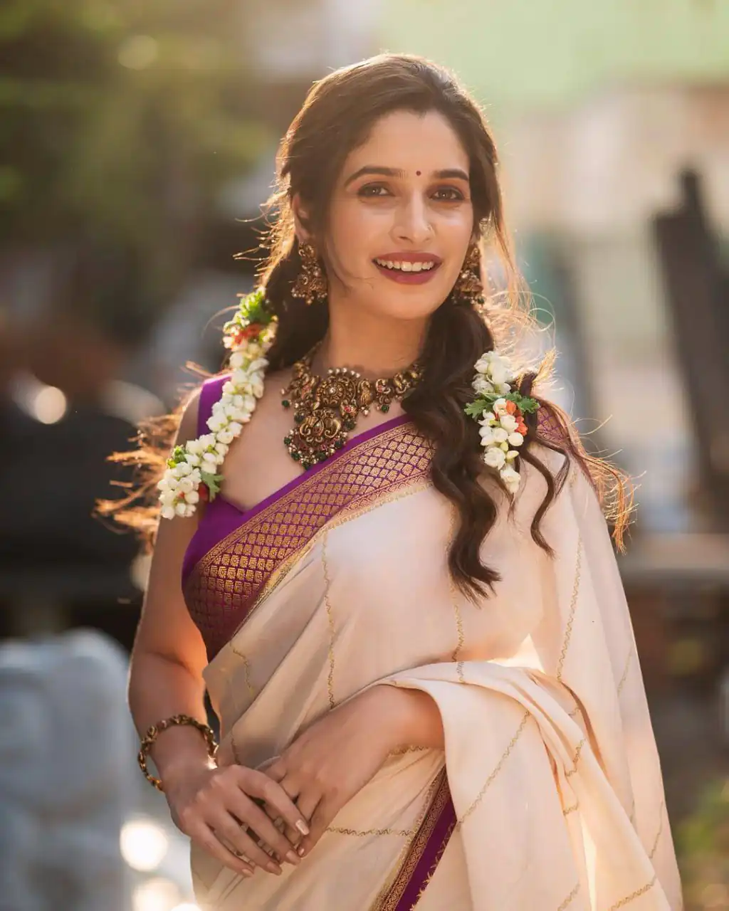 KPR 235 Off White Soft Lichi Silk Saree Perfect for Wedding, Party, Raksha Bandhan, Sangeet, Eid – . Get it for ₹1449. Delivery 4-6 Working Days. | Sarees, Bollywood Sarees, Creative Sarees, Designer Sarees, Embroidered Sarees, Ethnic Saree, Modern Digital sarees, Party Wear Sarees