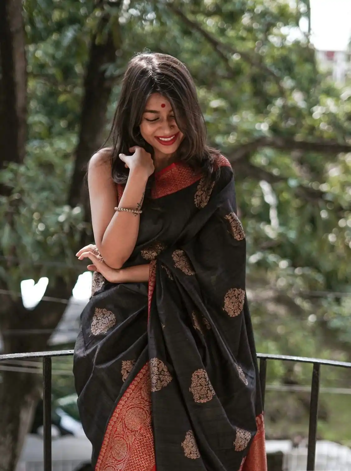 Dazzling Black Lichi Silk Jacquard Work Saree - Image 7