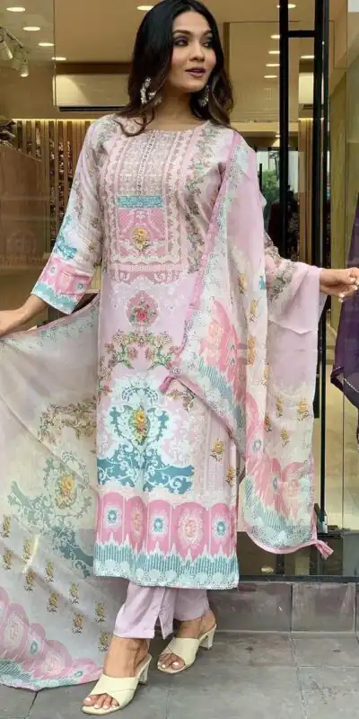 Light Pink Maslin Digital Printed Salwar Suit
