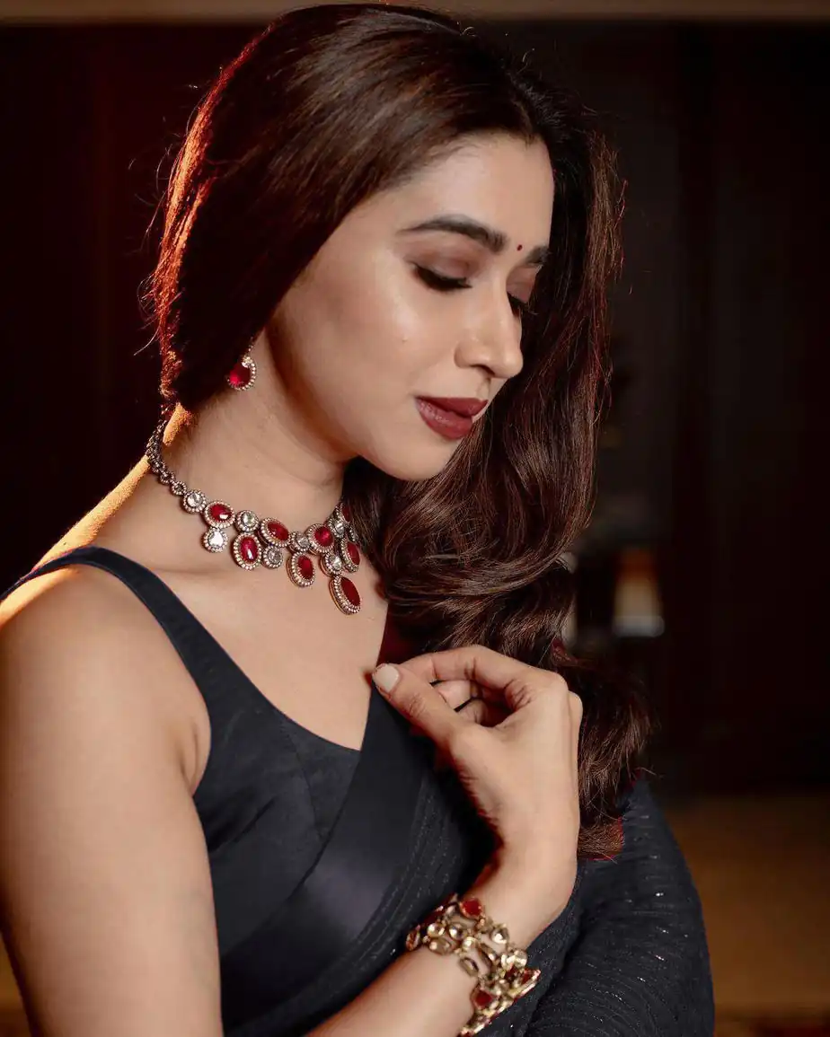 Black Georgette With Sequence Work Saree - Image 3