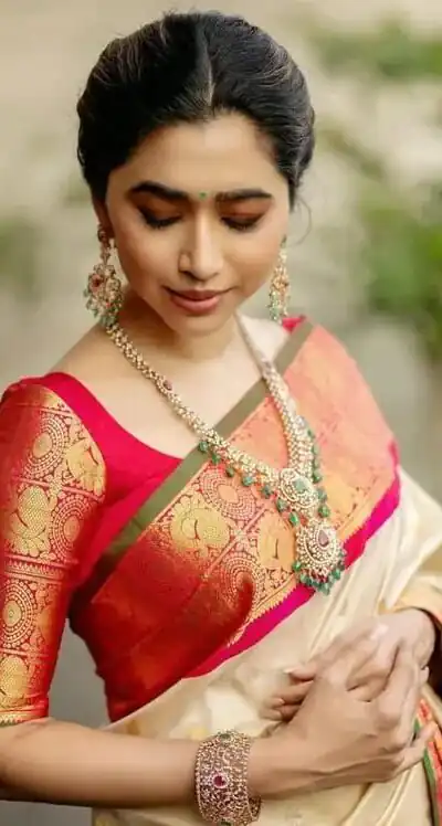 KPR 273 Off White Soft Lichi Silk Saree Perfect for Wedding, Party, Reception, Diwali, Ethnic Day – . Affordable Price ₹1449. Delivery 4-6 Working Days. | Sarees, Bollywood Sarees, Creative Sarees, Designer Sarees, Embroidered Sarees, Ethnic Saree, Modern Digital sarees, Party Wear Sarees