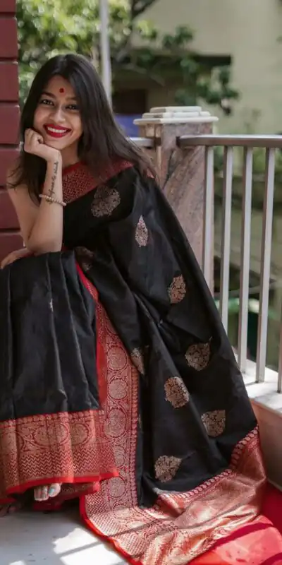 KPR 282 Black Soft Lichi Silk Saree Perfect for Wedding, Party, Reception, Diwali, Ethnic Day – . Affordable Price ₹1449. Delivery 4-6 Working Days. | Sarees, Bollywood Sarees, Creative Sarees, Designer Sarees, Embroidered Sarees, Ethnic Saree, Modern Digital sarees, Party Wear Sarees