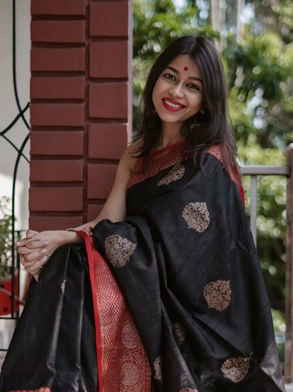 KPR 282 Black Soft Lichi Silk Saree Perfect for Wedding, Party, Reception, Diwali, Ethnic Day – . Affordable Price ₹1449. Delivery 4-6 Working Days. | Sarees, Bollywood Sarees, Creative Sarees, Designer Sarees, Embroidered Sarees, Ethnic Saree, Modern Digital sarees, Party Wear Sarees