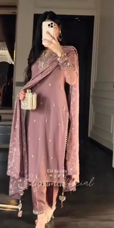 SRK 5328 Onion Color Dual Tone Star Georgette Salwar Suit with Embroidery Work. Affordable Price âš1949. Delivery 4-6 Working Days. Shop now. | Jump Suits, Salwar suit, Designer Suits, Casual Suits, Creative suits, Palazzo Suits, Party Wear Suits, Patiala Suits, Straight Suits