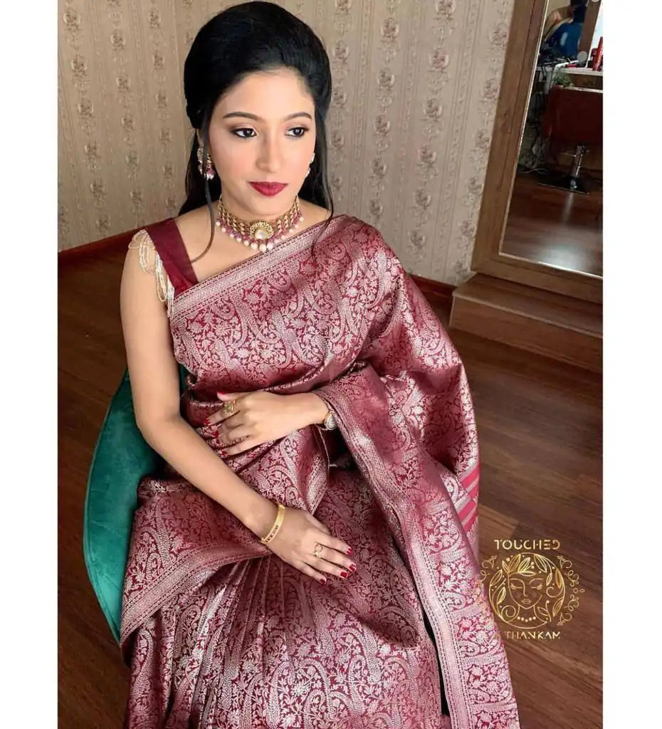 KPR 125 Wine Soft Lichi Silk Saree Perfect for Wedding, Party, Reception, Diwali, Ethnic Day – . Affordable Price ₹1299. Delivery 4-6 Working Days. | Sarees, Bollywood Sarees, Creative Sarees, Designer Sarees, Embroidered Sarees, Ethnic Saree, Modern Digital sarees, Party Wear Sarees