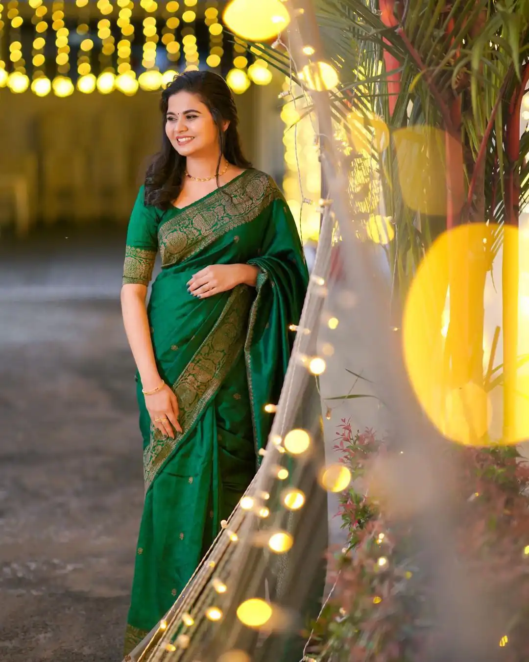 Green Lichi Silk Jacquard Work All Over Saree - Image 4