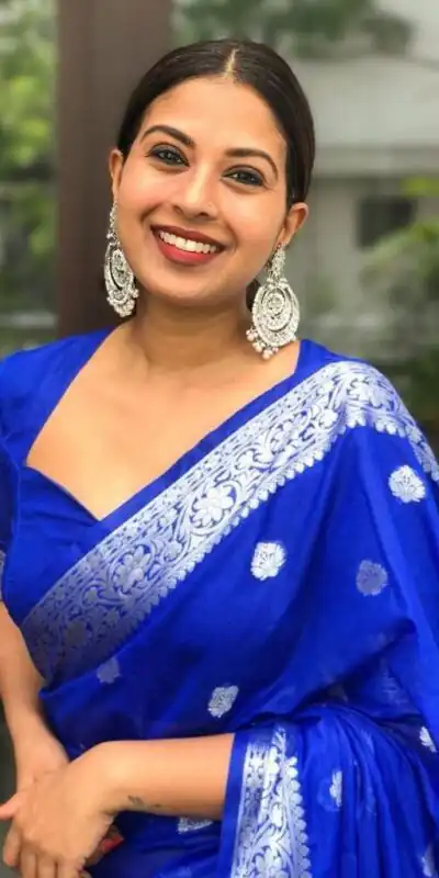 ES 8271 Royal Blue Soft Lichi Silk Saree Perfect for Wedding, Party, Reception, Diwali, Ethnic Day – . Affordable Price ₹1349. Delivery 4-6 Working Days. | Sarees, Bollywood Sarees, Creative Sarees, Designer Sarees, Embroidered Sarees, Ethnic Saree, Modern Digital sarees, Party Wear Sarees