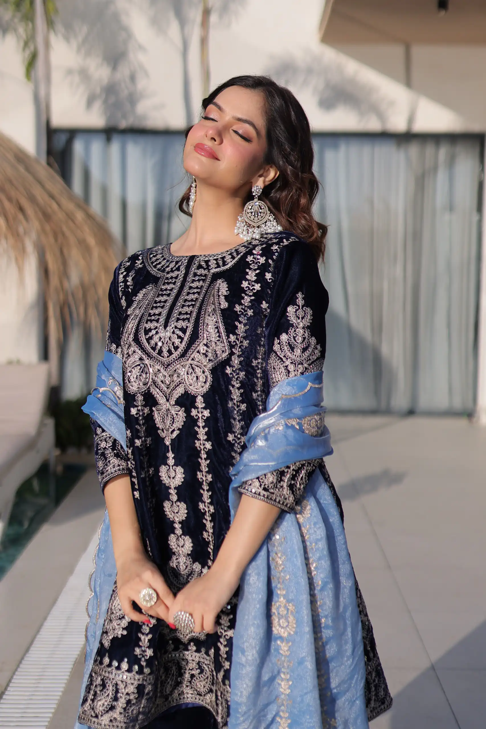 Navy Blue 9000 Velvet Zari Embroidery Work Salwar Suit - Image 3