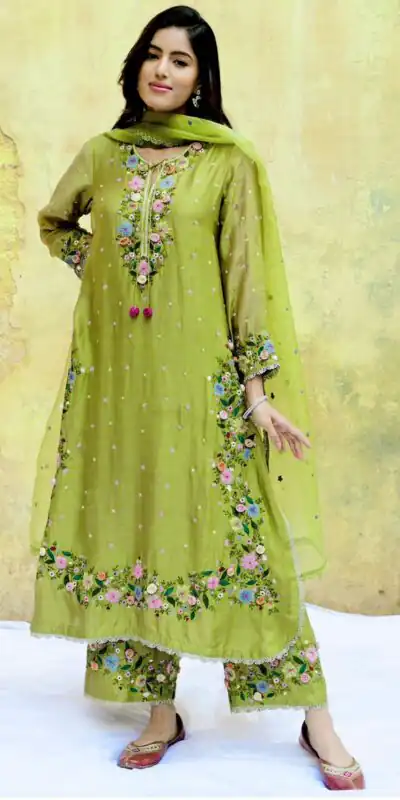 Pista Faux Georgette Embroidery Lace Work Salwar Suit