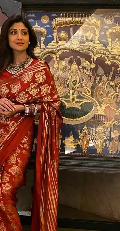 KT 148 Red Color Dolla Silk Foil Printed Saree Designer Work. Online Best Price ₹1474. Delivery 4-6 Working Days. Shop now. | Sarees, Bollywood Sarees, Creative Sarees, Designer Sarees, Embroidered Sarees, Ethnic Saree, Modern Digital sarees, Party Wear Sarees