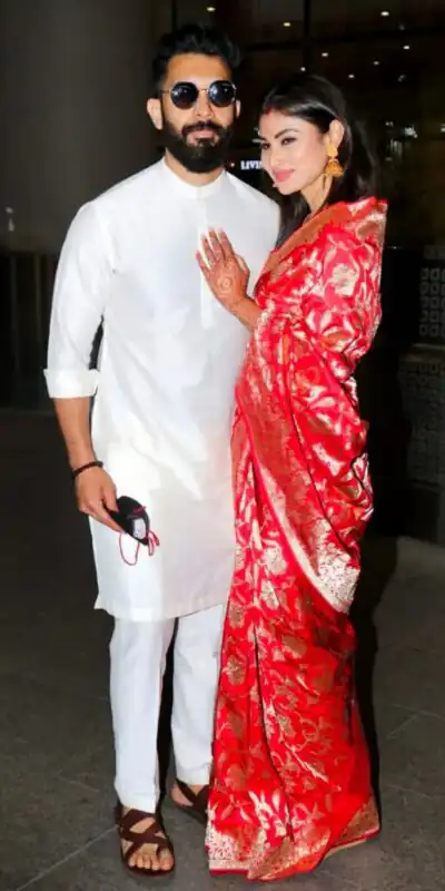 KPR 115 Red Color Soft Lichi Silk Saree with Lace Border & Lace Work. Best Price ₹1399. Delivery 4-6 Working Days. Shop now. | Sarees, Bollywood Sarees, Creative Sarees, Designer Sarees, Embroidered Sarees, Ethnic Saree, Modern Digital sarees, Party Wear Sarees