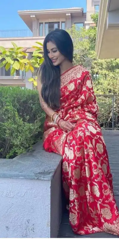 KPR 115 Red Color Soft Lichi Silk Saree with Lace Border & Lace Work. Best Price ₹1399. Delivery 4-6 Working Days. Shop now. | Sarees, Bollywood Sarees, Creative Sarees, Designer Sarees, Embroidered Sarees, Ethnic Saree, Modern Digital sarees, Party Wear Sarees