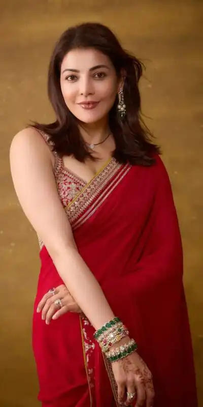 SC 1015 Red Soft Rangoli Silk Saree with Embroidery Work & Lace Work. Affordable Price ₹1949. Delivery 4-6 Working Days. Shop now. | Sarees, Bollywood Sarees, Creative Sarees, Designer Sarees, Embroidered Sarees, Ethnic Saree, Modern Digital sarees, Party Wear Sarees