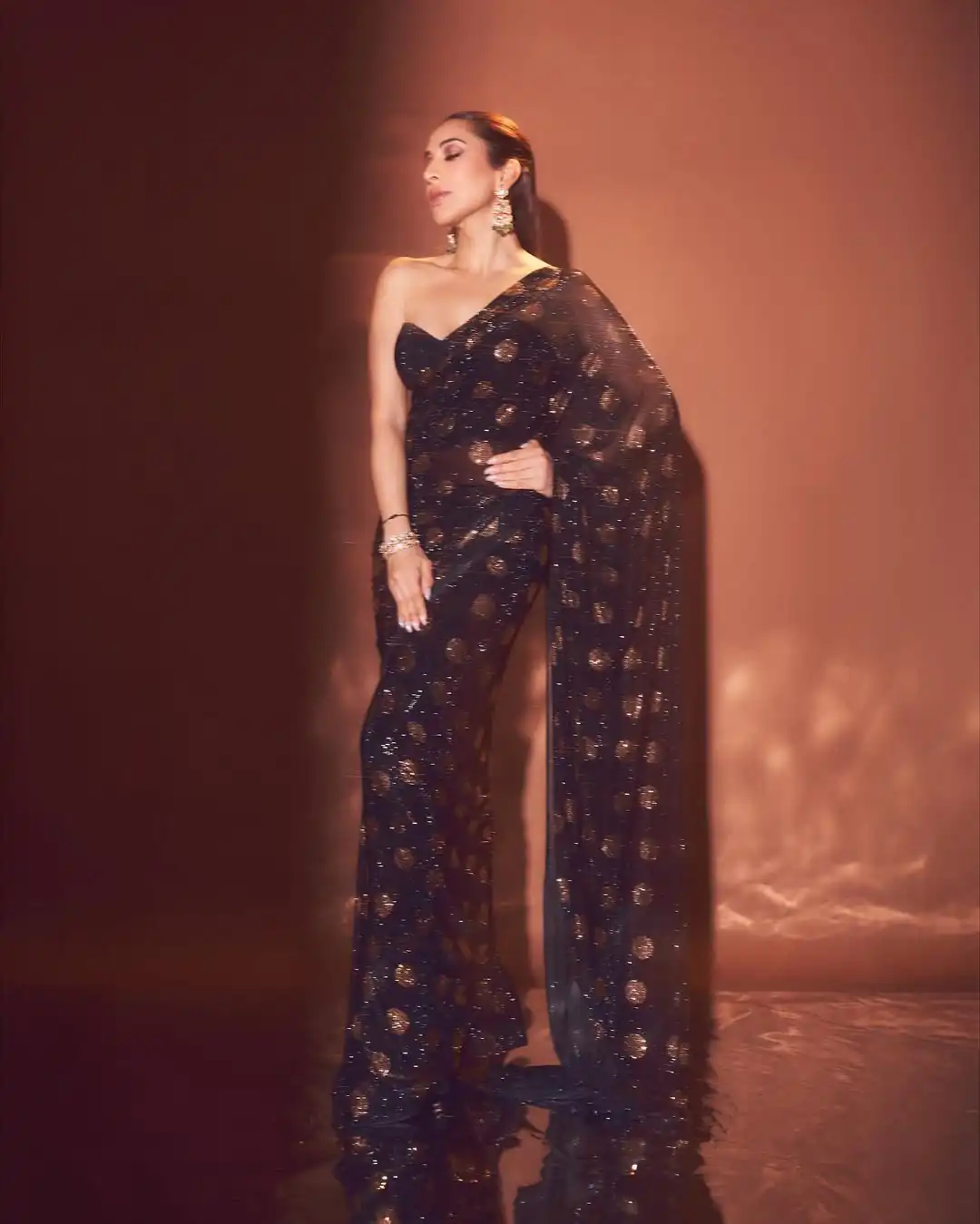 Attractive Black Faux Georgette Round Box Embroidery Work Saree - Image 2