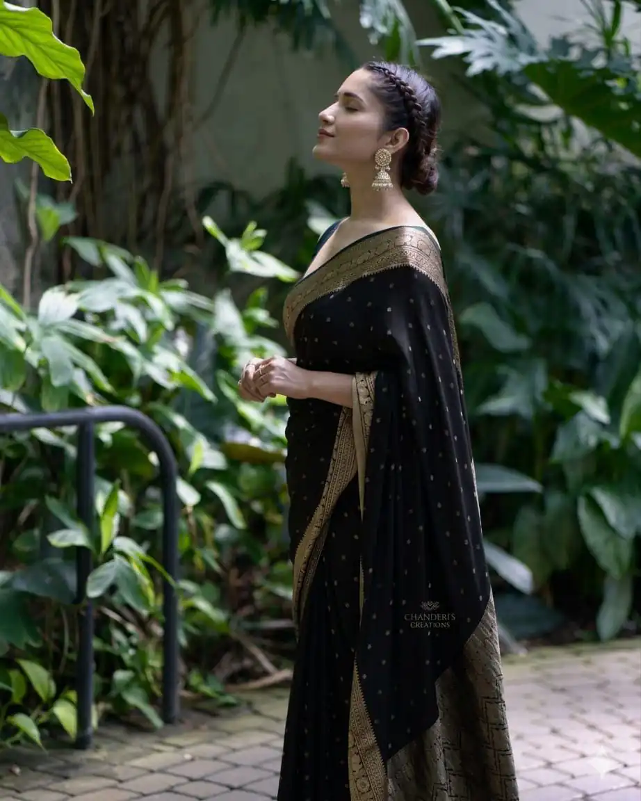 Pretty Black Soft Lichi Silk Jacquard Work Saree - Image 4