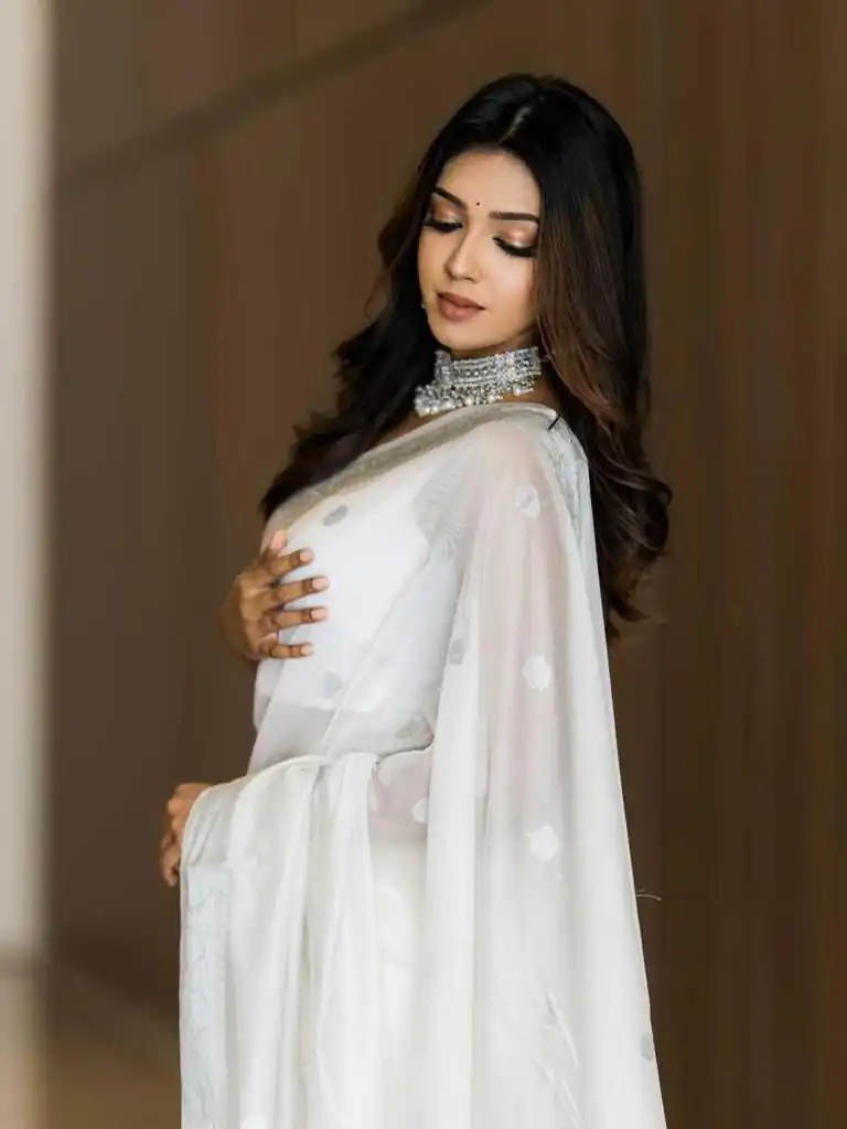 KPR 120 White Soft Lilan Slab Saree Perfect for Wedding, Party, Lohri, Durga Puja, Pongal – . Get it for ₹1349. Delivery 4-6 Working Days. Shop now. | Sarees, Bollywood Sarees, Creative Sarees, Designer Sarees, Embroidered Sarees, Ethnic Saree, Modern Digital sarees, Party Wear Sarees