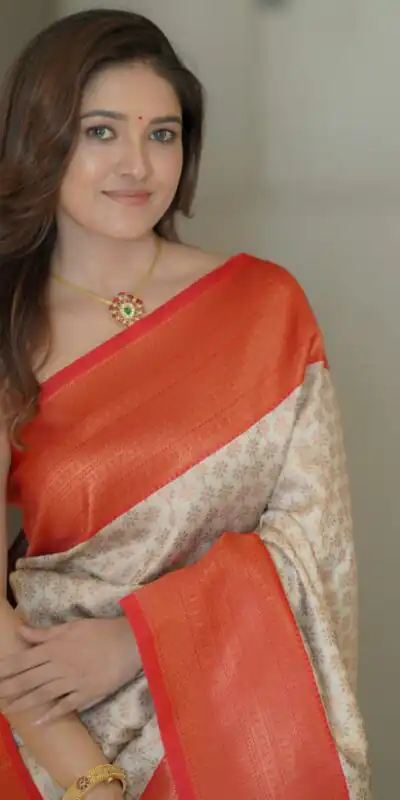 KPR 220 Off White Soft Lichi Silk Saree Perfect for Wedding, Party, Reception, Diwali, Ethnic Day – . Affordable Price ₹1449. Delivery 4-6 Working Days. | Sarees, Bollywood Sarees, Creative Sarees, Designer Sarees, Embroidered Sarees, Ethnic Saree, Modern Digital sarees, Party Wear Sarees
